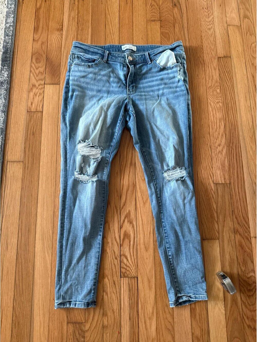 BKE Payton Universal For Mid-rise Ankle Skinny with Distressing 32